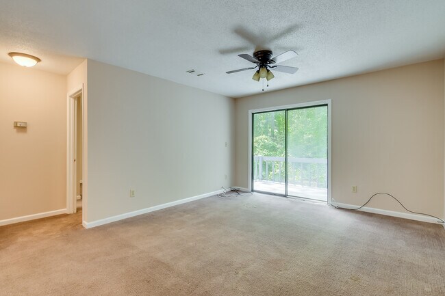 Foto del edificio - 3510 Woodlake Rd