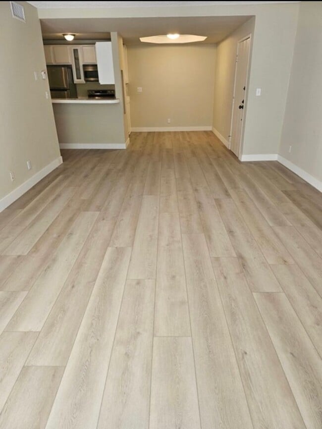 Building Photo - One Bedroom One bath at fabulous Horn Plaz...