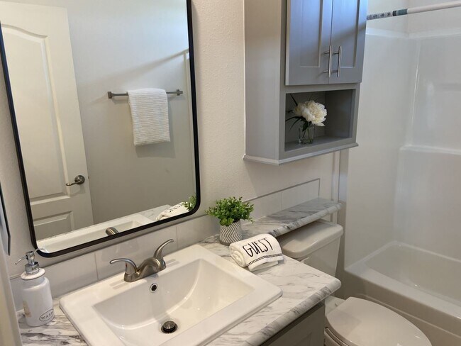 Building Photo - 102 Congress St