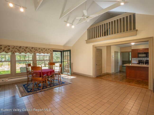 Building Photo - 2704 NY-9H