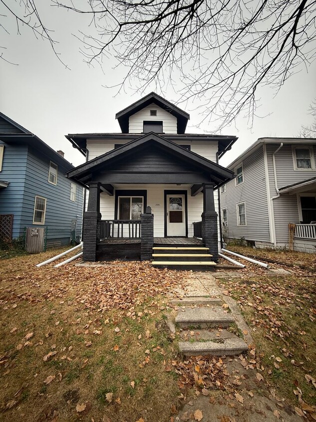 Foto principal - Freshly Updated 3-Bed Home with Back Parking