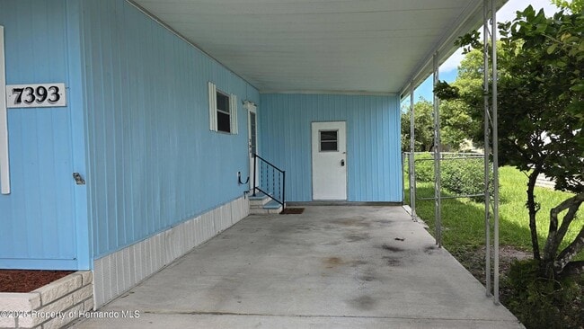Foto del edificio - 7393 Fairlane Ave