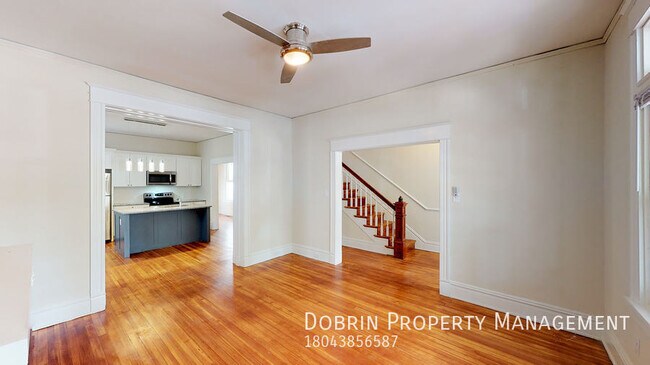 Building Photo - 409 S Pine St