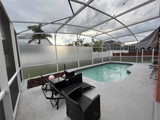 Foto del edificio - 755 Riggs Cir