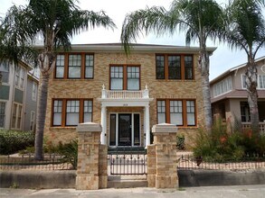 Building Photo - 1818 Church St