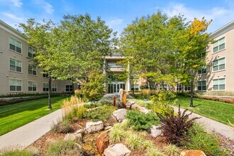 Building Photo - Colonial Court Apartments