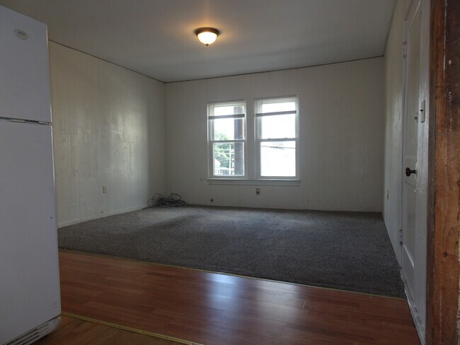 Livingroom - 1 Waverly St