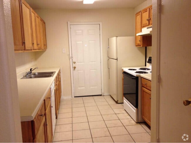 Building Photo - 7533 Oak Chase