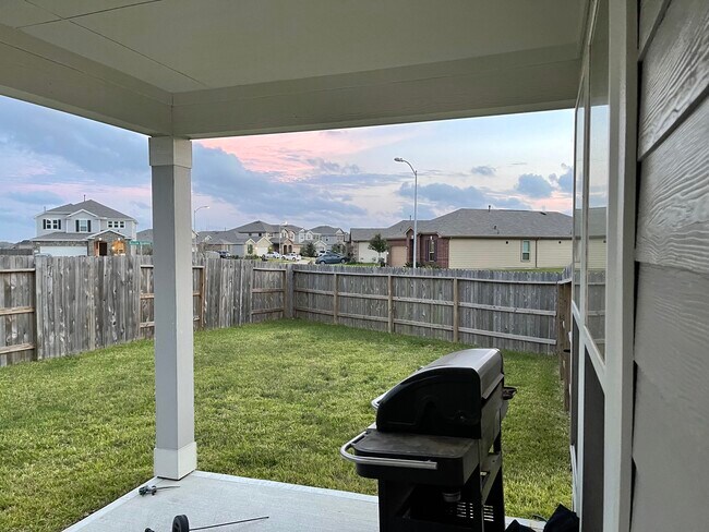 Foto del edificio - 4802 Greenfield Springs Ln