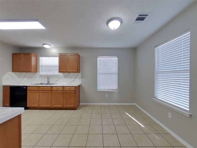 Foto del edificio - 7215 Lazy Summer Ct