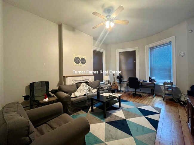 Building Photo - 8 Centre St