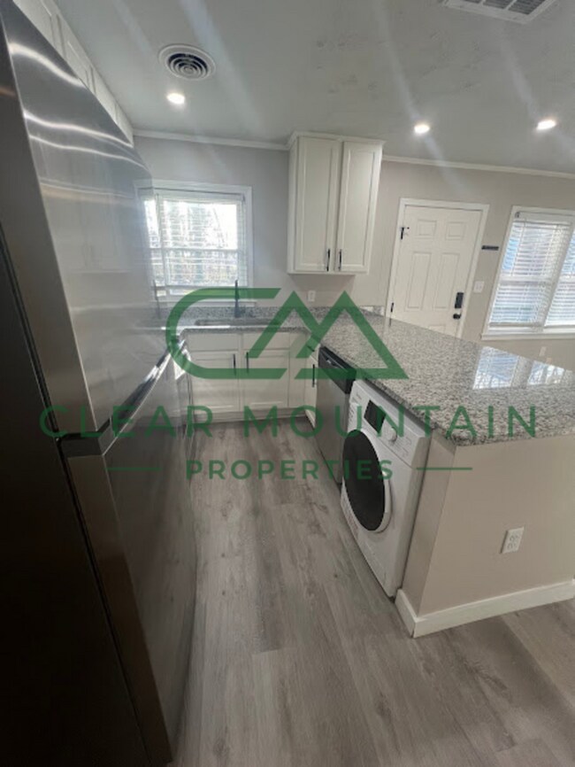 Building Photo - Move-in Special! Limited-Time Leasing Offer!