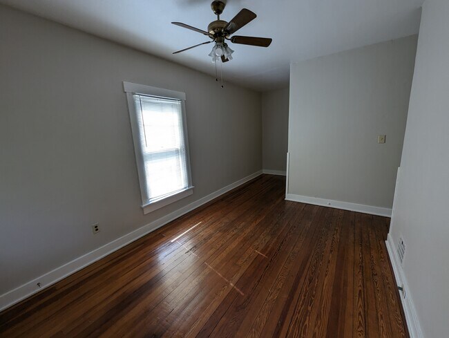 Foto del edificio - 341 Park Dr