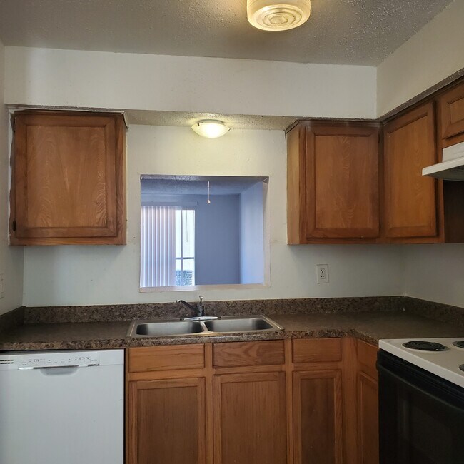 cocina - 15421 Weldon Dr