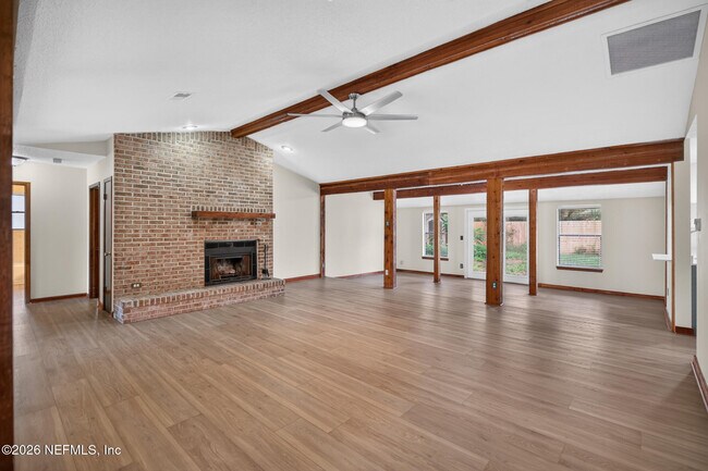 Foto del edificio - 4063 Julington Creek Rd