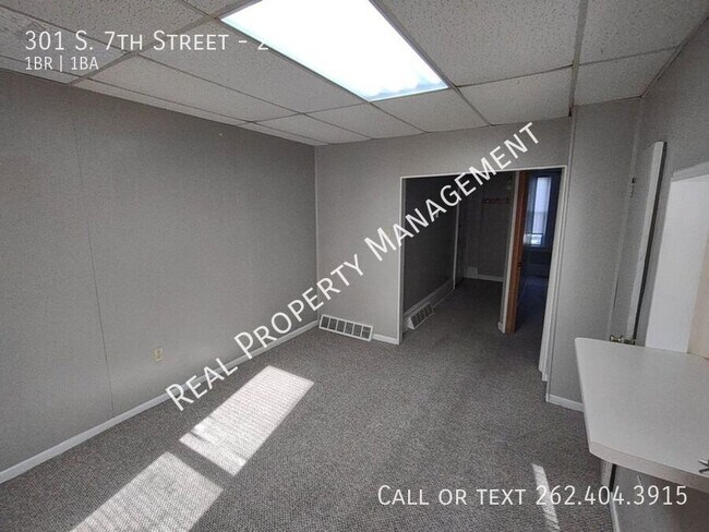 Building Photo - 301 S 7th St