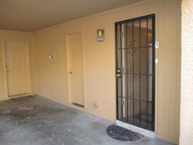 Building Photo - 10432 N. 11th Street #3