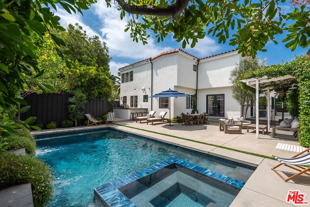 Foto principal - 14226 Chandler Blvd