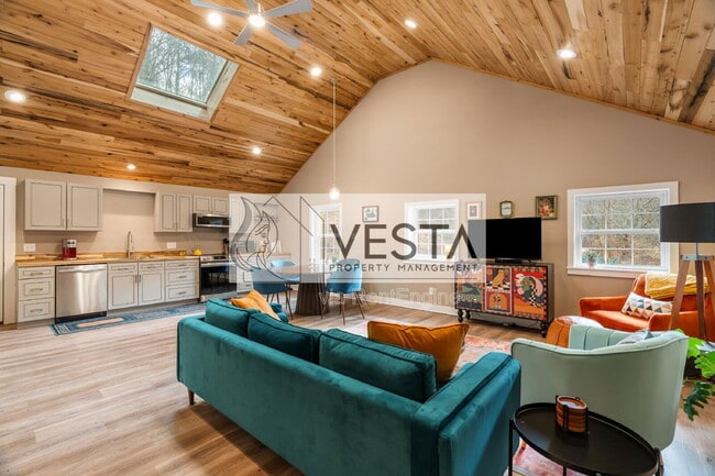 Building Photo - 460 NC-208