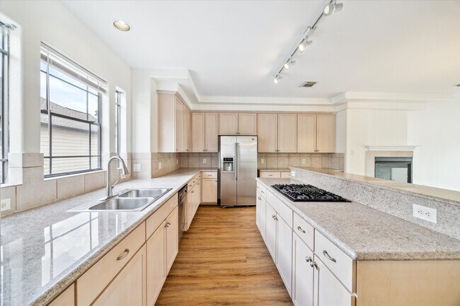 Foto del edificio - 2402 Calumet St