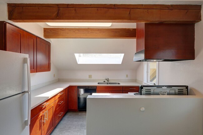 Foto del edificio - 824 NE Ravenna Blvd
