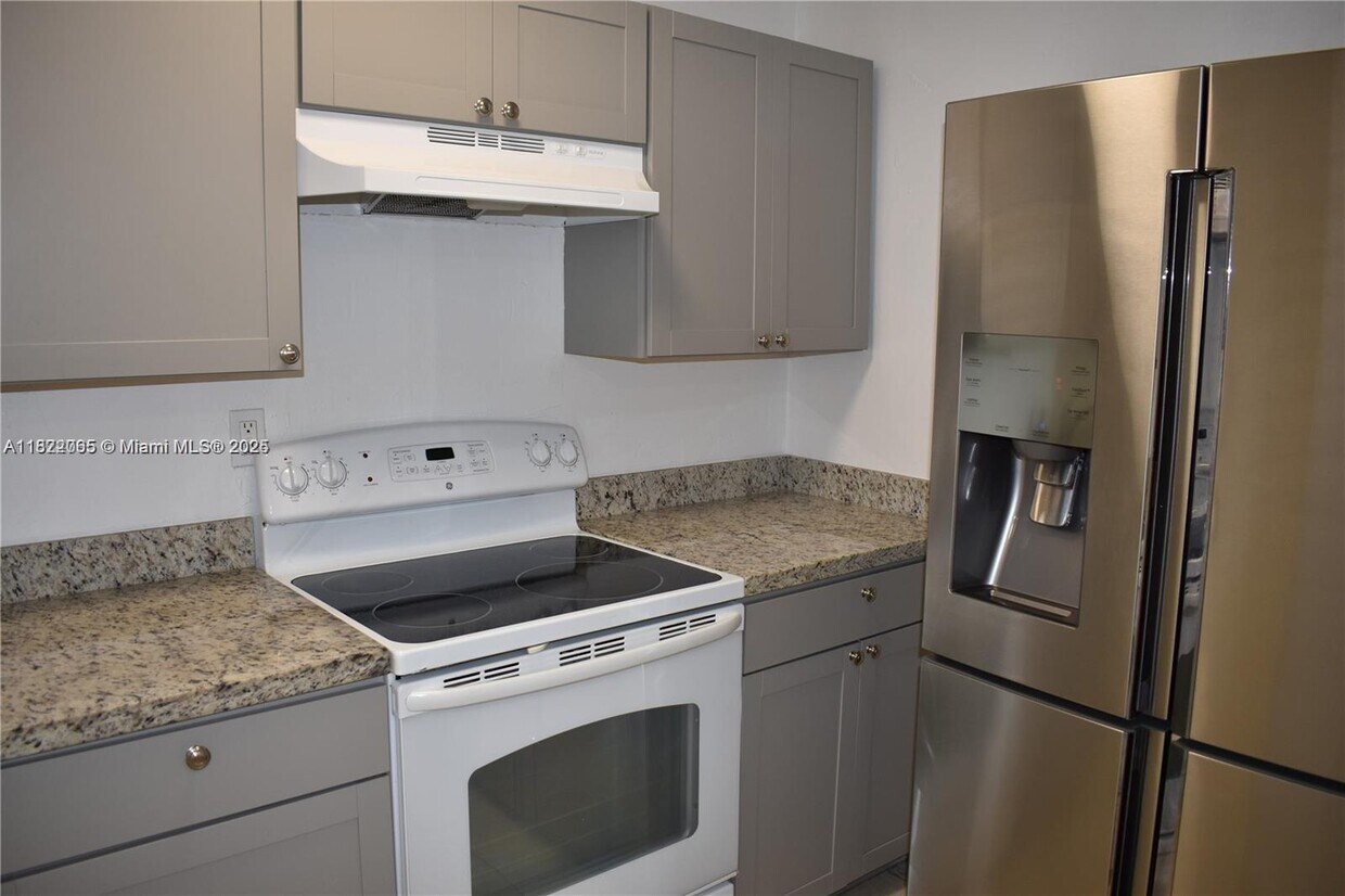 Foto principal - 2300 Superior St