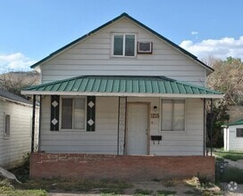 Building Photo - 1215 W Pine St