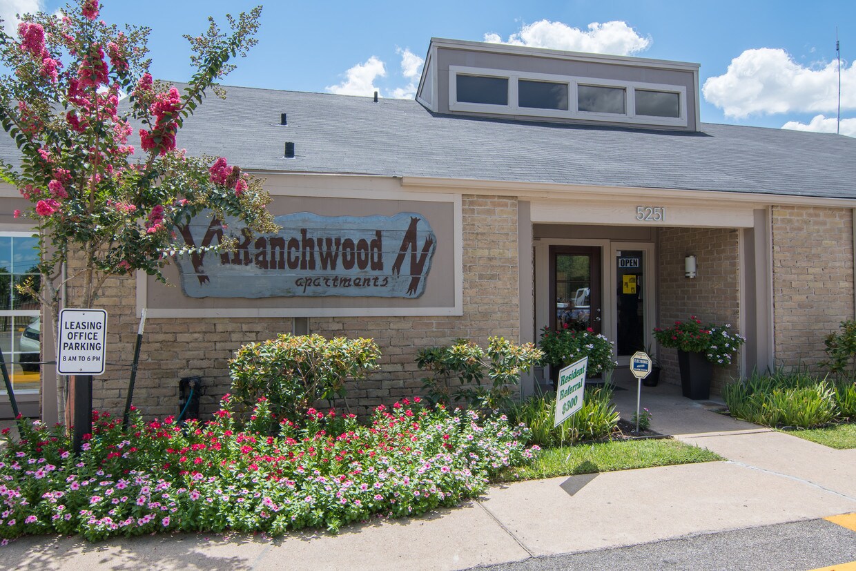 Ranchwood Apartments Houston, TX