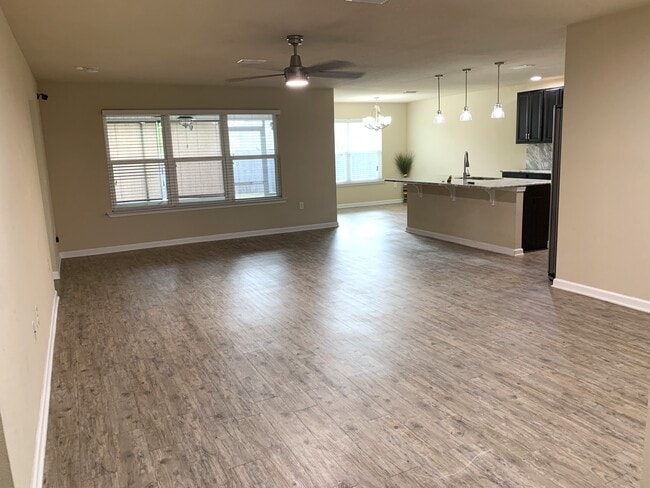 Building Photo - 6950 Crimson Ln