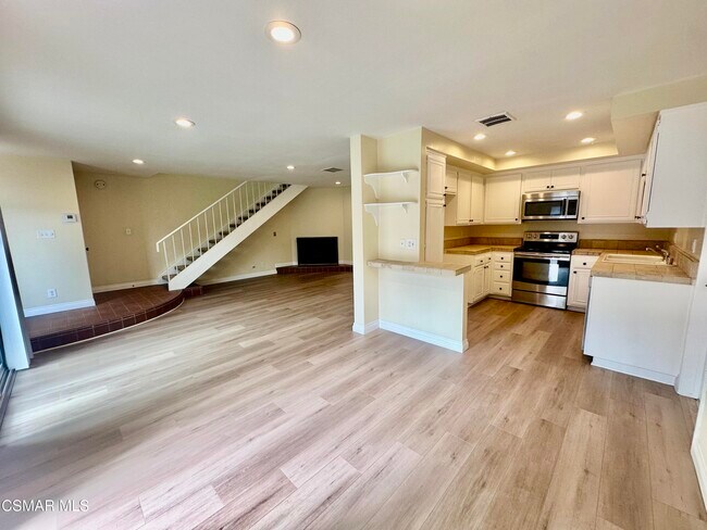 Foto del edificio - 3719 Summershore Ln