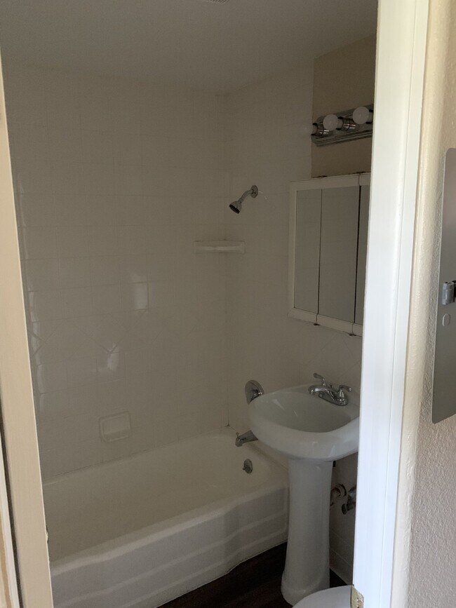 Foto del edificio - Available August 10 | 1 Bed • 1 Bath • 620 Sq Ft