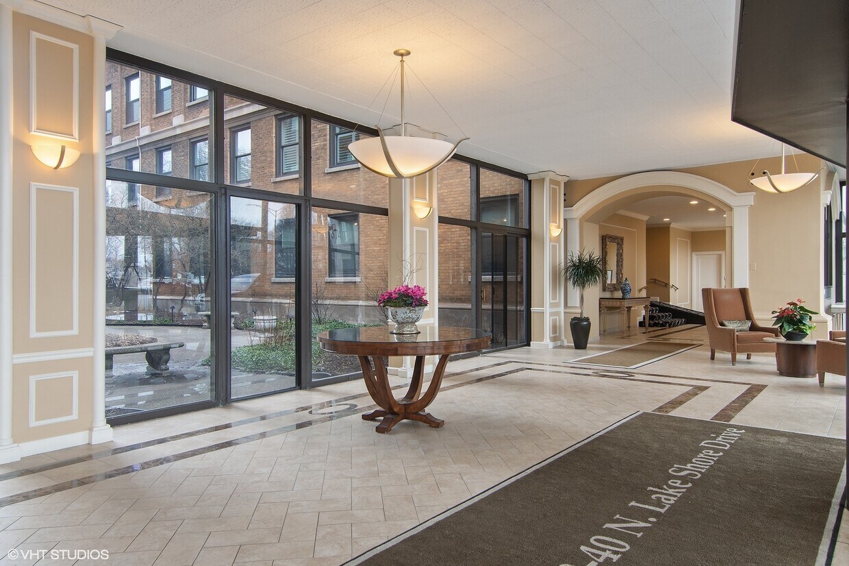 Foto principal - 3730 N Lake Shore Dr
