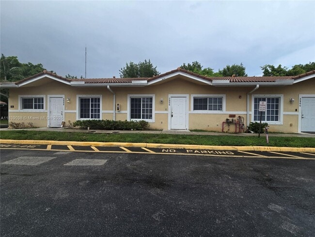 Building Photo - 3906 SW 48th Ave