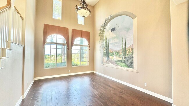 Foto del edificio - Stunning Two-Story Estate Home in the Gated and Lovely Champagne Crest Community of Fallbrook!