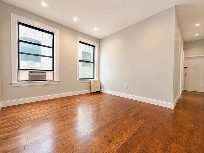 Building Photo - 539 W 156th St