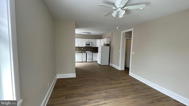 Foto del edificio - 2509 Cliffbourne Pl NW