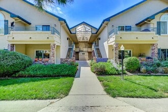 Building Photo - 8737 E Dry Creek Rd