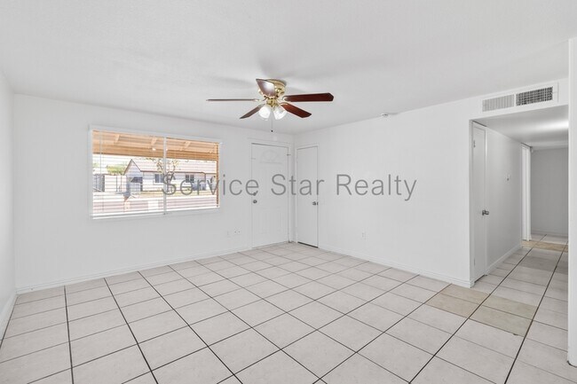 Building Photo - 6225 W Almeria Rd