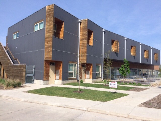 Front - 1938 SE 6th St