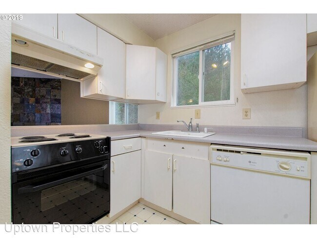 Foto del edificio - 3325-3331 SW Garden View Ave