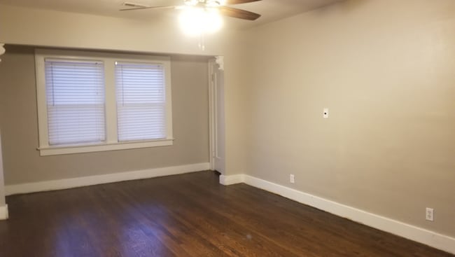Building Photo - Adorable and Cozy House By the Plaza