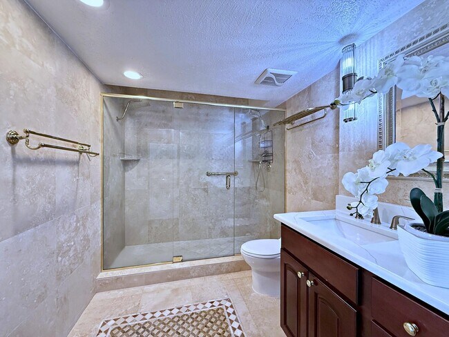 Foto del edificio - 3546 S Ocean Blvd