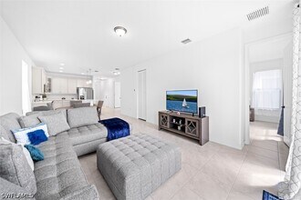 Building Photo - 5535 Useppa Dr
