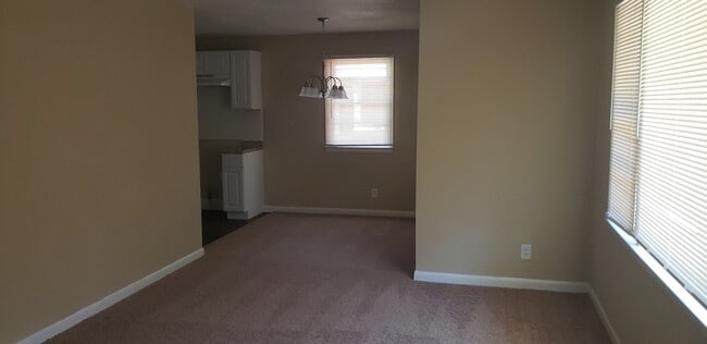 Foto del edificio - 3-Bedroom Home with Modern Touches