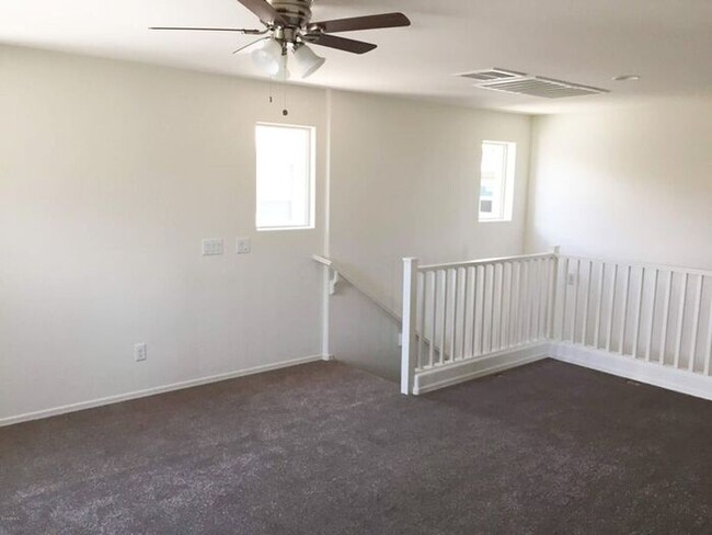 Building Photo - Newer 3 bedroom 2 bath home in East Mesa!