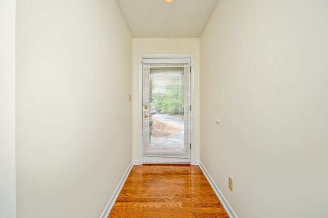 Foto del edificio - COMING SOON! Cozy 2bd/2ba Townhome Nest in Watersedge
