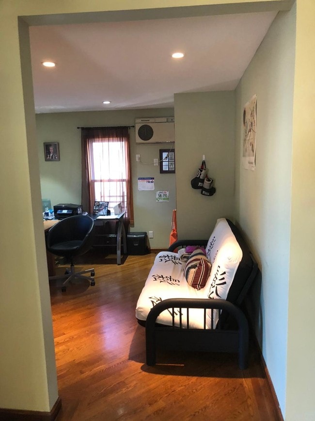 2nd bedroom - 189 Bay 28th St