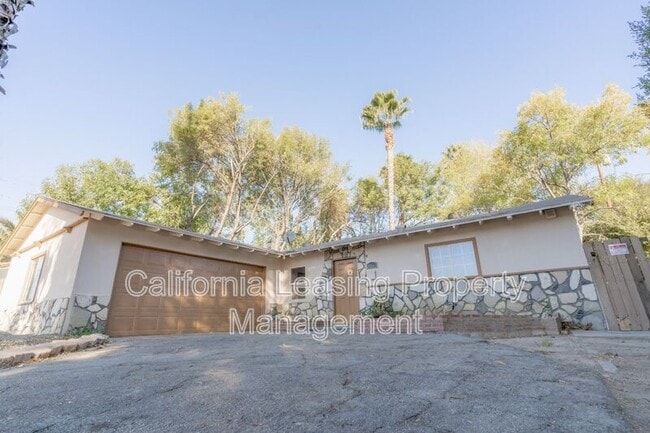 Building Photo - 20865 Burbank Blvd