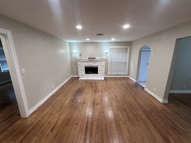 Living Room fireplace - 1118 Lombardy Rd