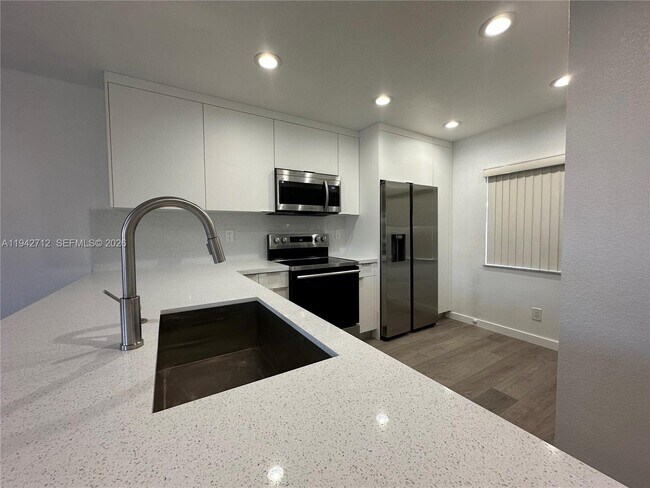 Foto del edificio - 322 NE 3rd St